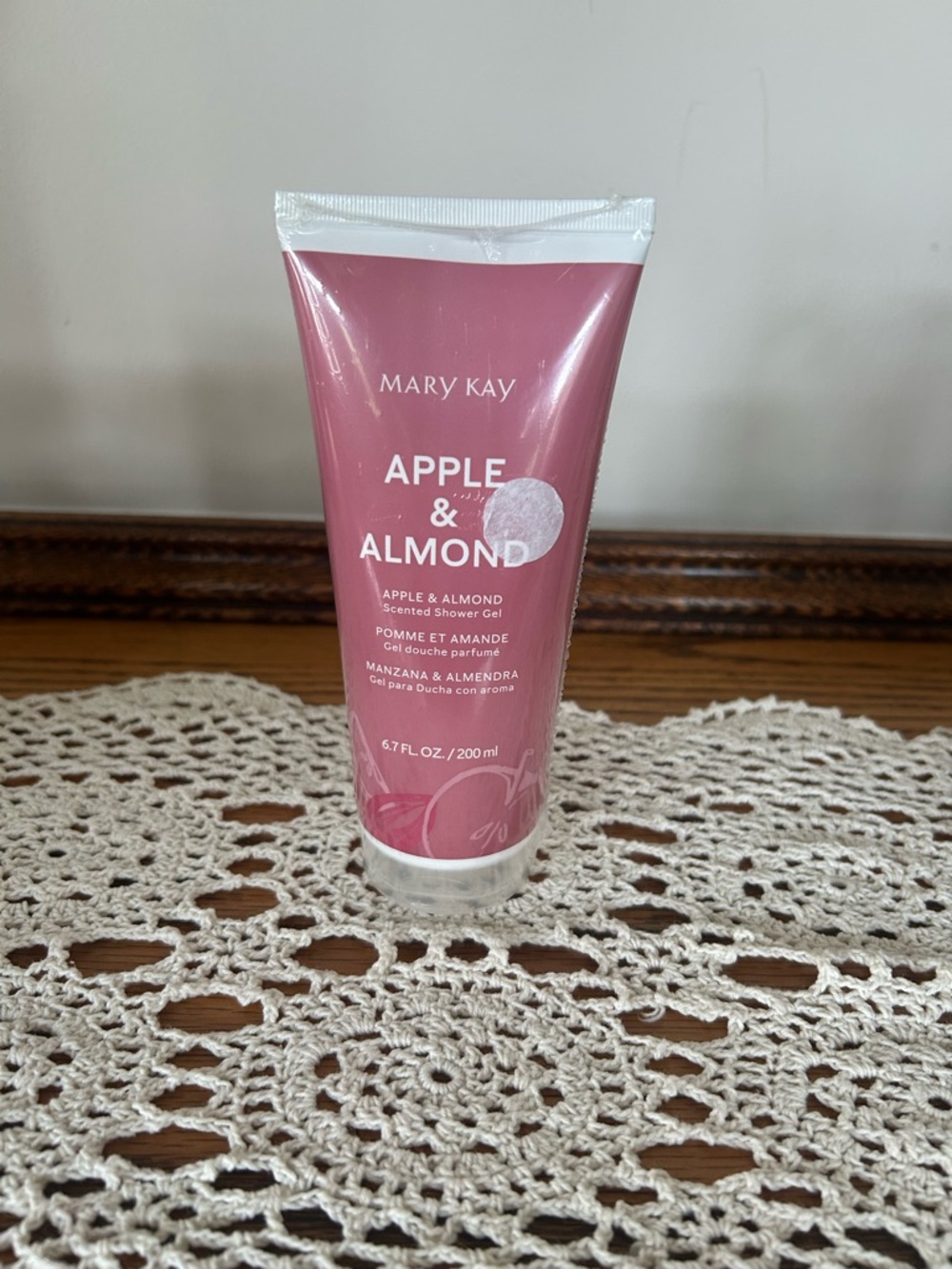 Mary Kay Apple & Almond Scented Shower Gel 6.7 Fl Oz New & Sealed